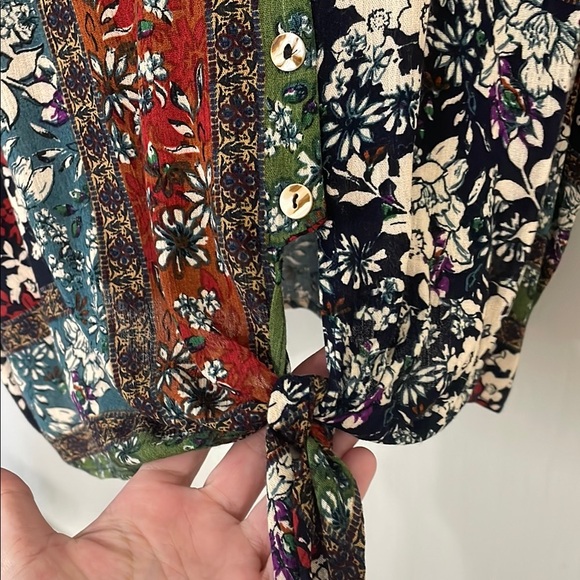 White Birch Brand Women's Multicolor Floral Top - Picture 4 of 6